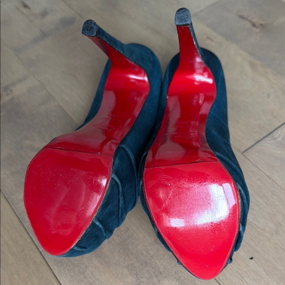 Christian Louboutin Teal Suede Peep-Toe Plate-forme Pumps with Gathered Detail - Picture 4 of 4